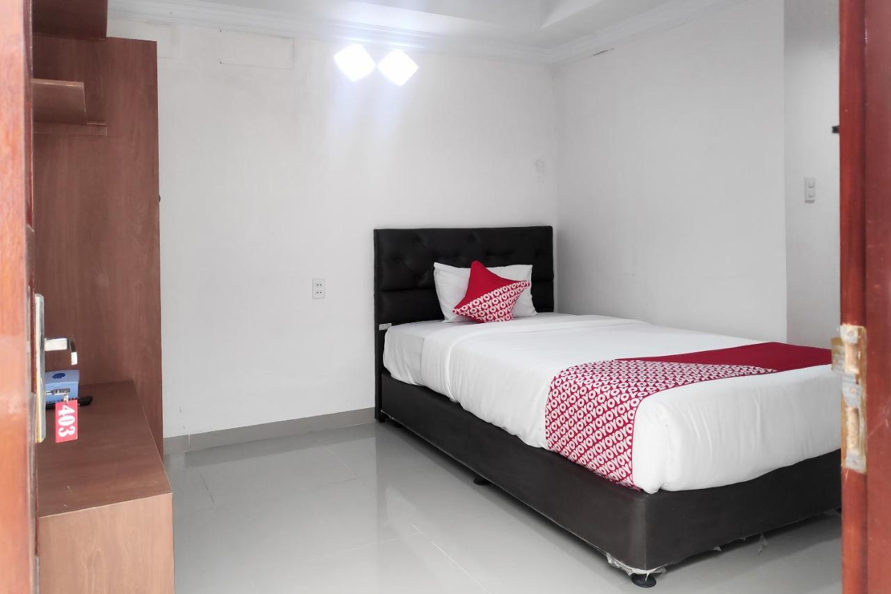 Super Oyo 621 Vania Residence Medan Buitenkant foto