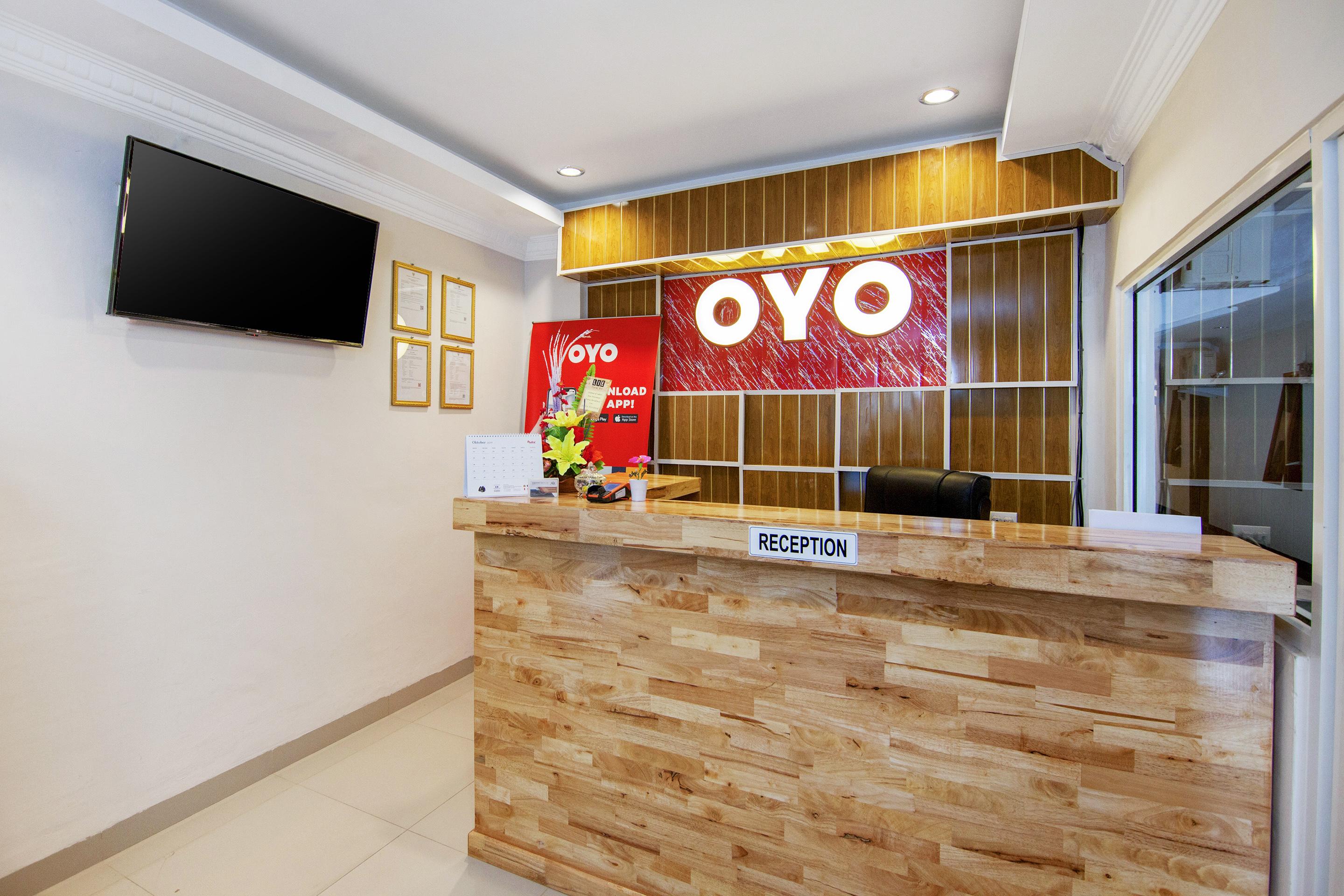 Super Oyo 621 Vania Residence Medan Buitenkant foto