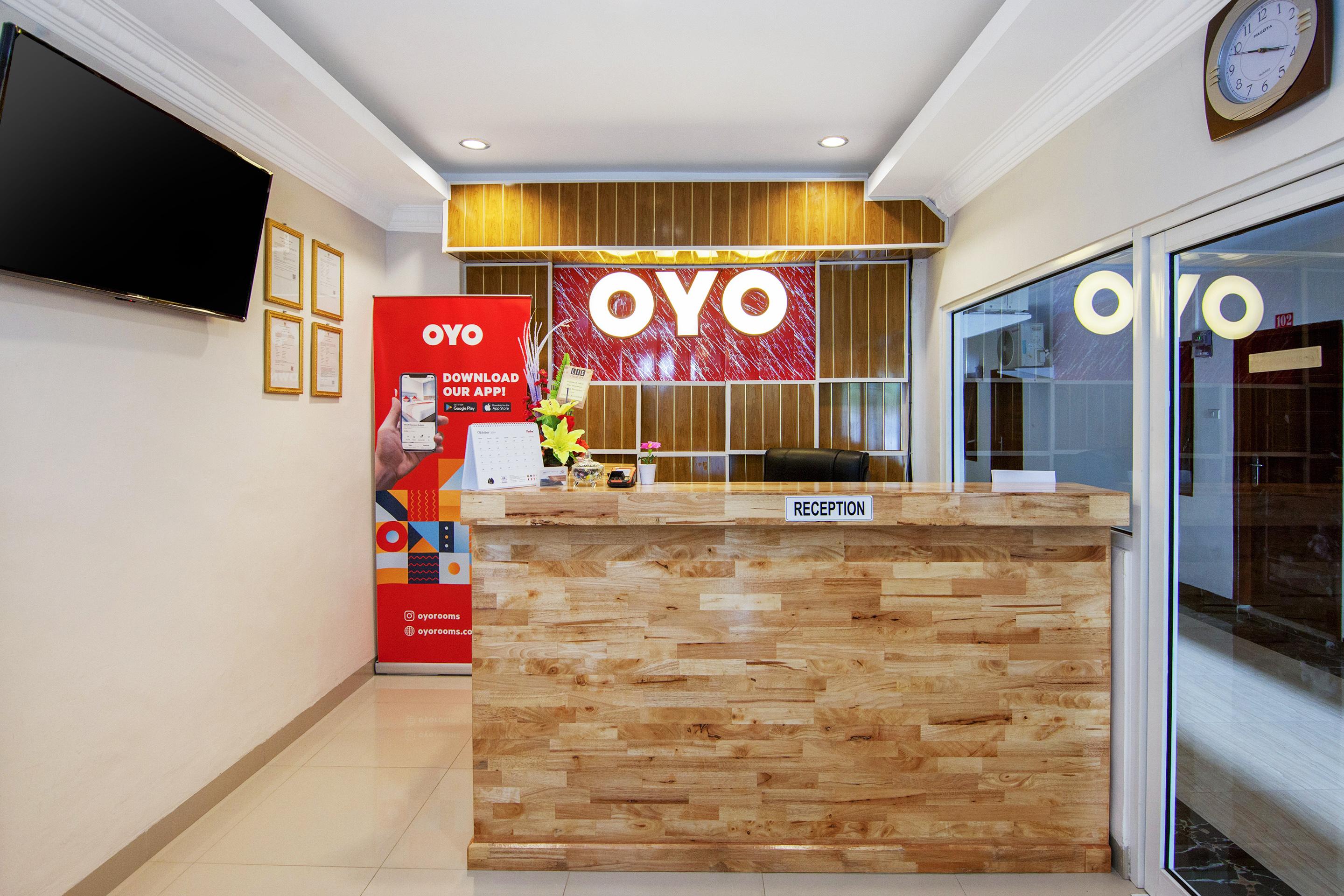 Super Oyo 621 Vania Residence Medan Buitenkant foto